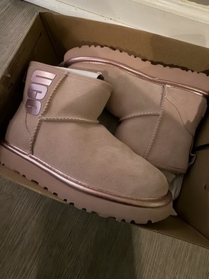 UGG Women's Classic Mini Ugg Rubber Logo Pink Metallic