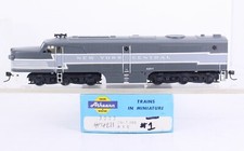 HO Athearn 3303 New York Central PA-1 Diesel Locomotive Runs Well Kadees #1