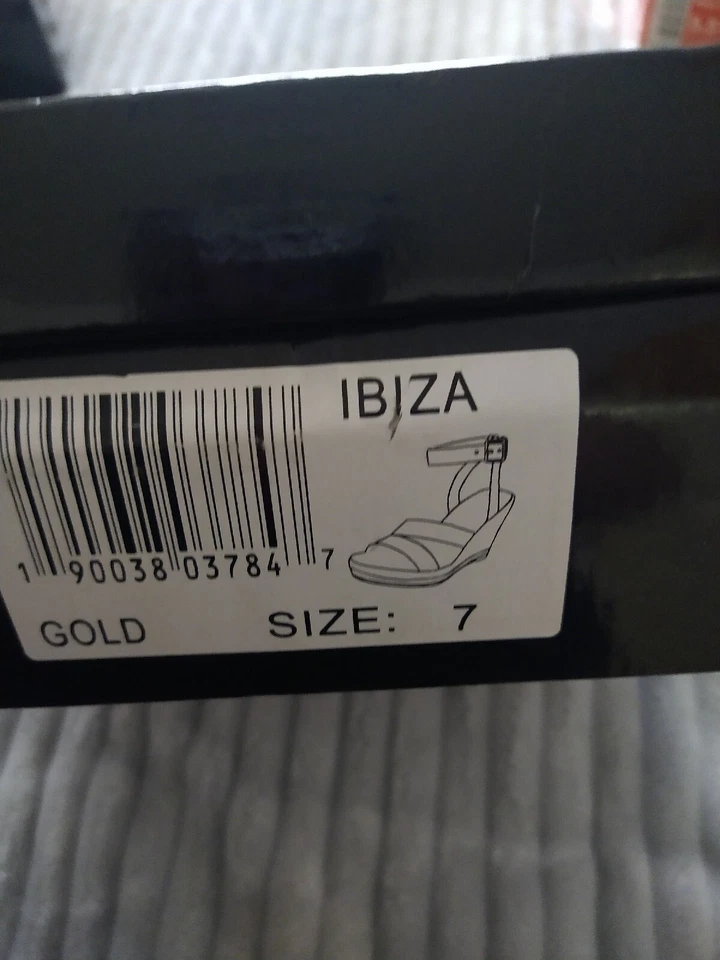 Two Pairs of Size 7 women silver and gold crossed strapped platform heels - Image 2 of 4