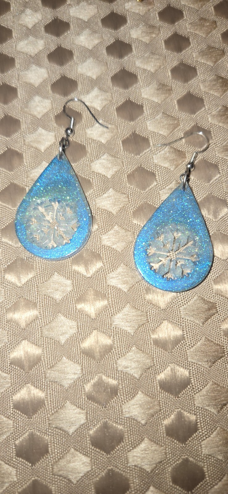 Stylish Earrings for Every Occasion and Outfit-image