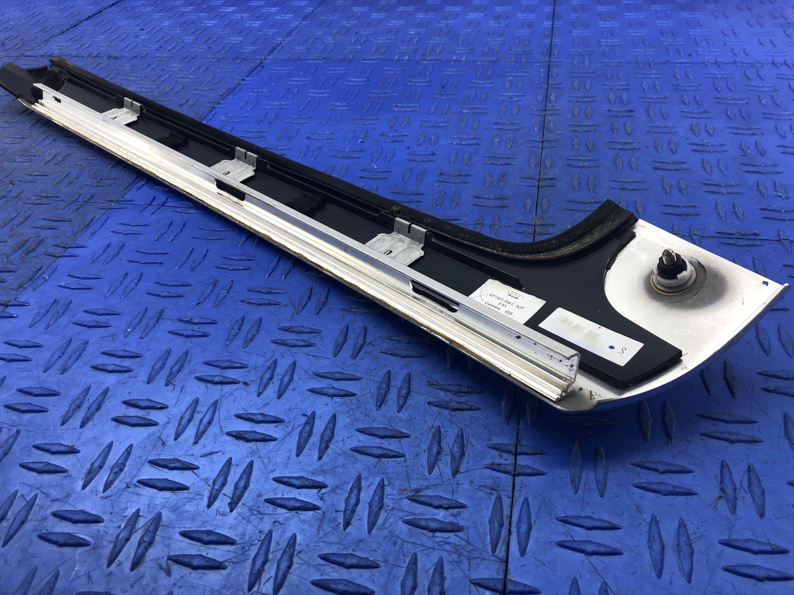 2008-2015 AUDI R8 FRONT RIGHT A PILLAR WINDSHIELD TRIM MOULDING *PICS* 427853266