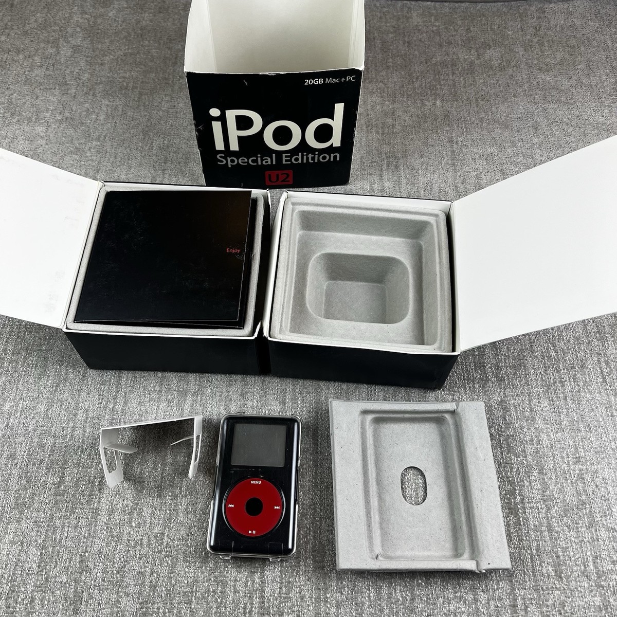 Apple iPod U2 Special Edition 2004 4th Gen Black/Red 20 GB WITH