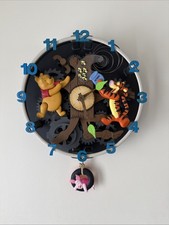 Vintage Disney Winnie the Pooh & Friends Animated Musical Wall Clock Piglet READ
