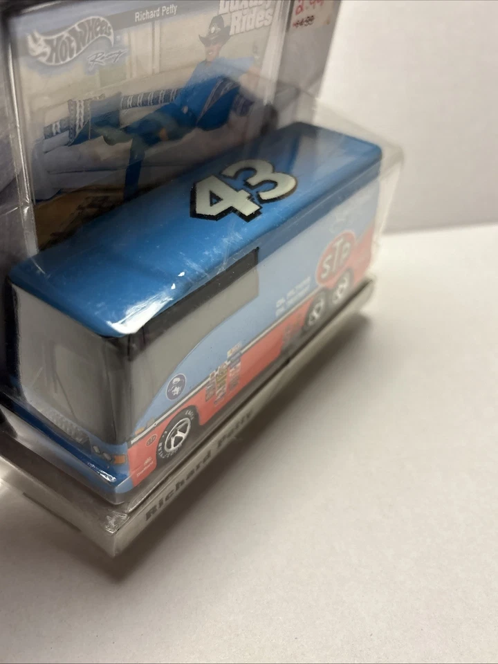 Autobús de motor personalizado NASCAR Richard Petty 43 Hot Wheels Racing Luxury Rides NASCAR  Foto 4 de 4
