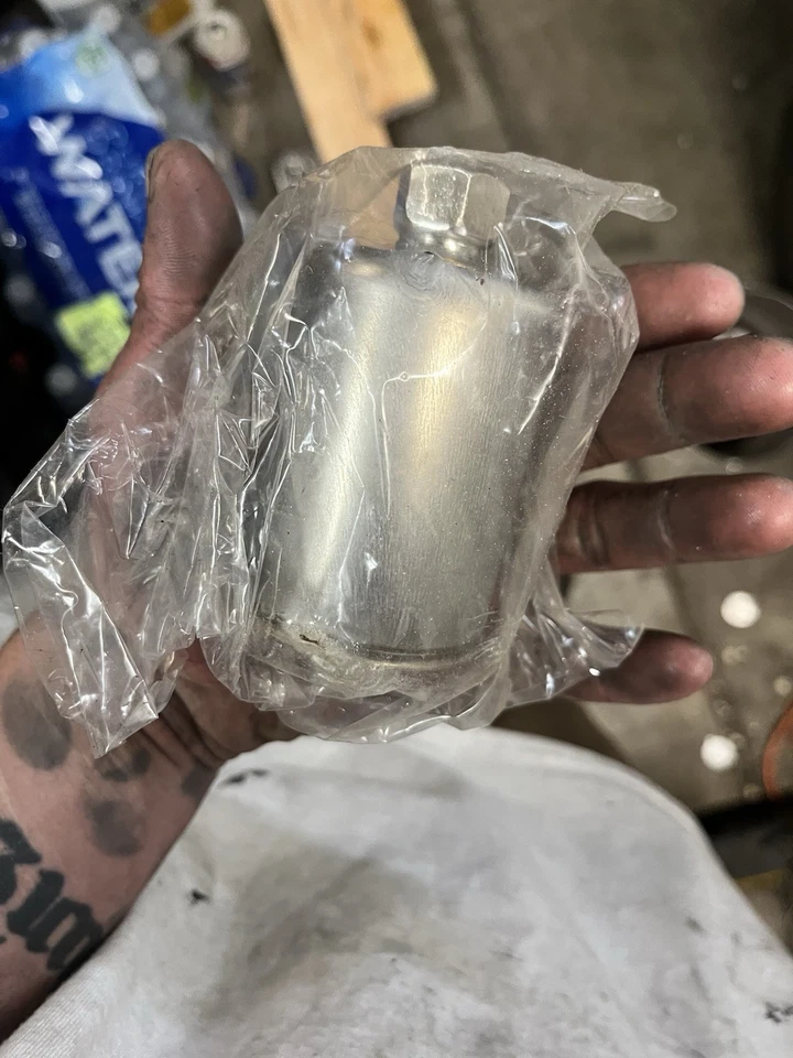 Filtro de combustible para GMC Sierra 1500 2002-2005 con 5,3 L 8 cilindros V Foto 2 de 2