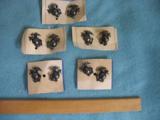 1 pair NOS US Marine Corps enlisted Eagle Globe Anchor EGAs screwback on card