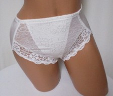 Triumph " amourette "  bezaubernde Miederhose    Gr. 38  #  483  --NEU-