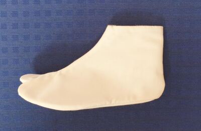 Weiße Tabi Ninja Stiefel Kampfkunst Schuhe - geteilte Zehenpartie - Neu alter Lagerbestand 18 19 20 cm