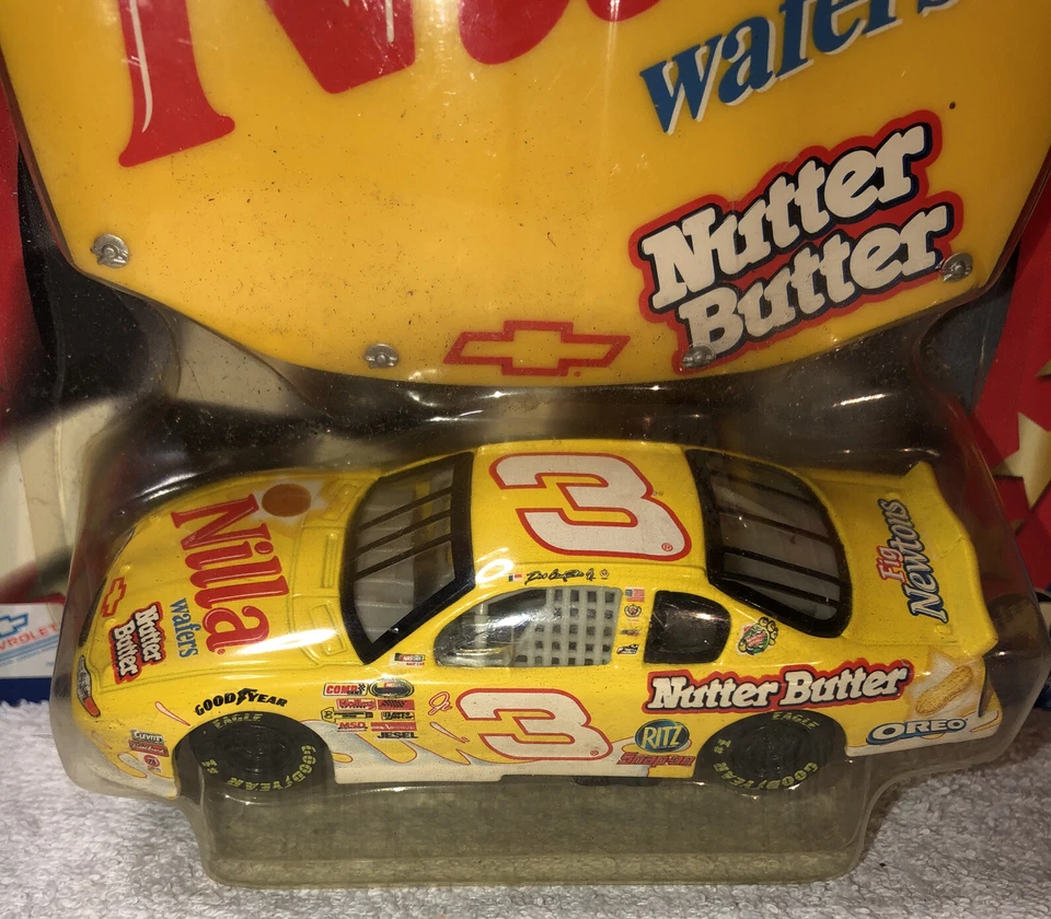 Capucha Dale Earnhardt Jr. Nilla Wafers 2002 1/43 Winner Circle Race (5" de ancho) Foto 3 de 3