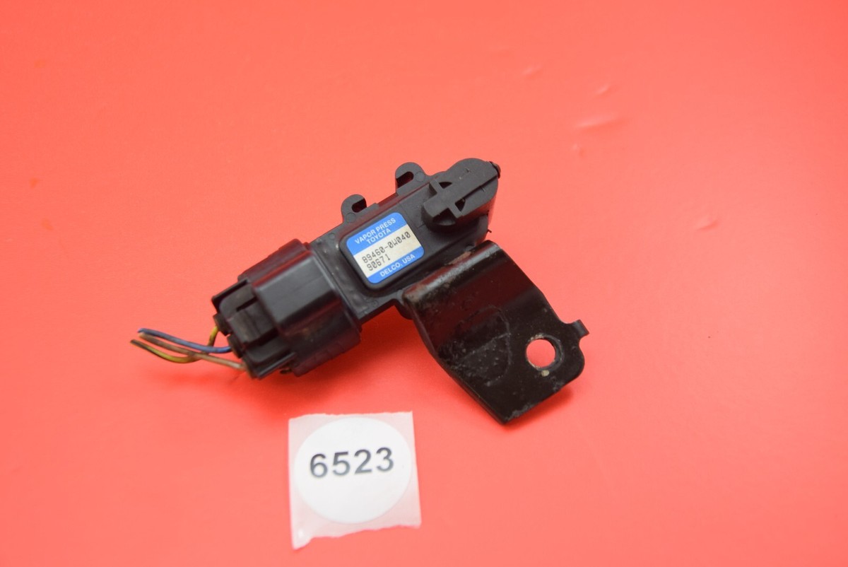 Z#2 1999-2000 Lexus RX300 EVAP Charcoal Fuel Vapor Pressure Sensor