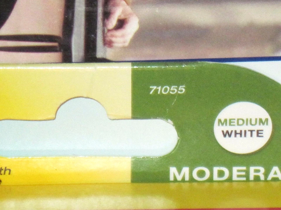 2 Pair Futuro Compression Medium Knee Length Close Toe Stockings White New - Image 3 of 4