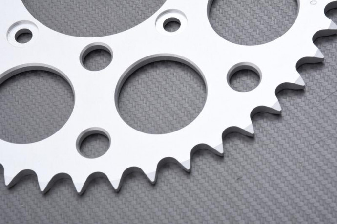 Couronne RENTHAL Ultra Light 46 dents, idéale pour vos sorties trial en Sherco - 2