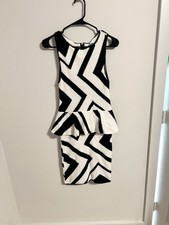 Alice + Olivia Women’s Size S Crochet Knit Pleated Peplum Dress Black White