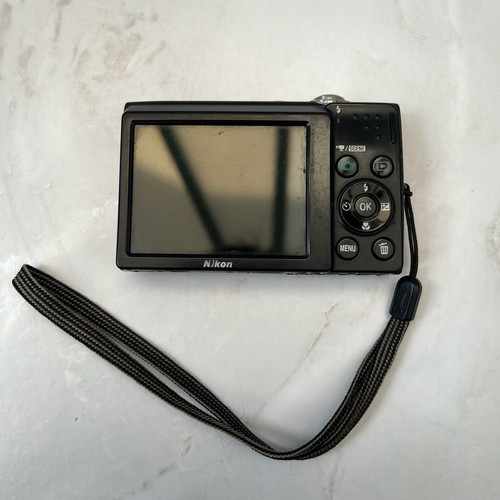 Nikon CoolPix S2550 12.0MP Compact Digital Camera - Black - Afbeelding 4 van 9