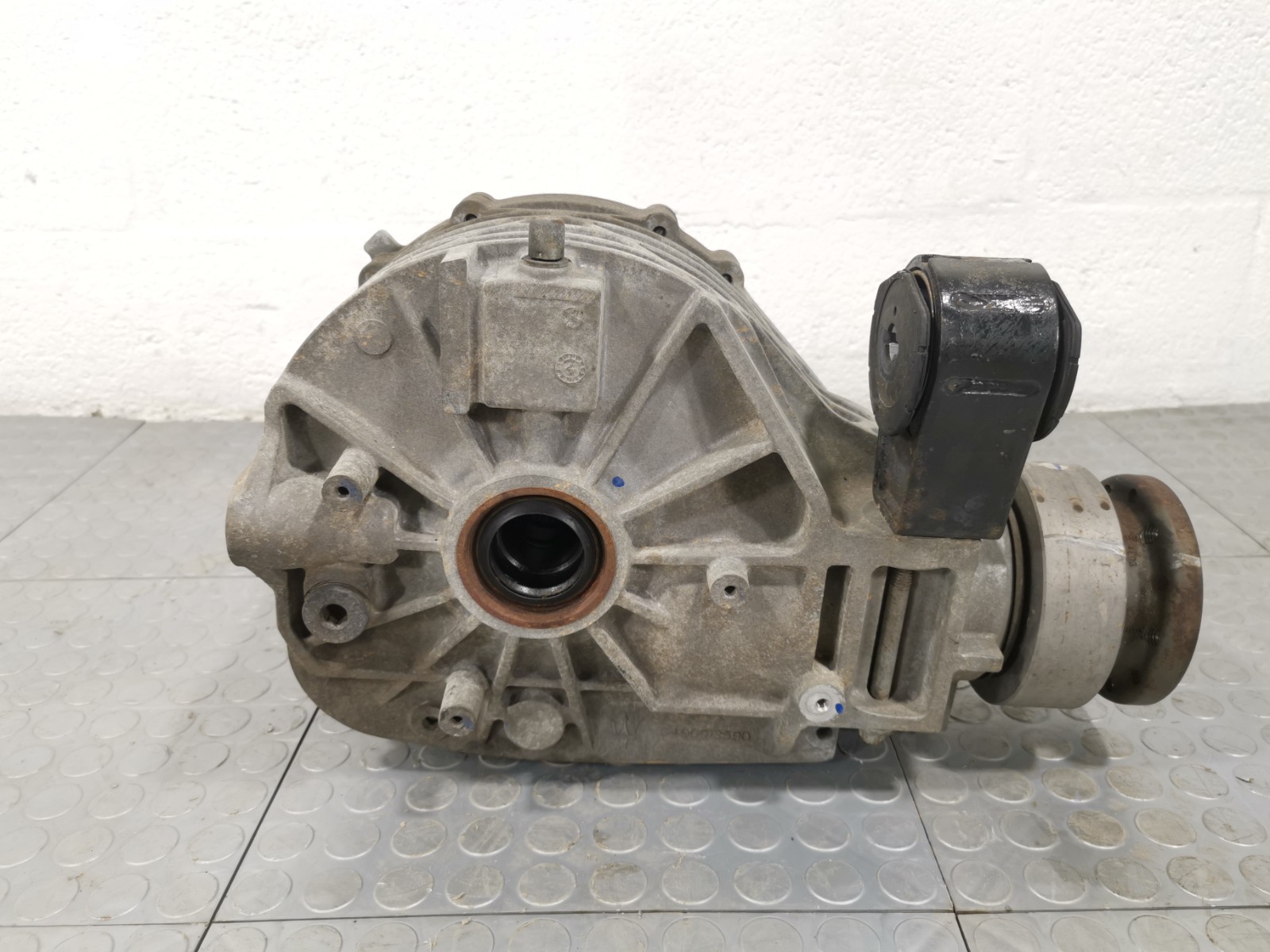 Maserati Ghibli S Q4 2015 3.0L Rear Differential Diff Axle Carrier 670030134 OEM