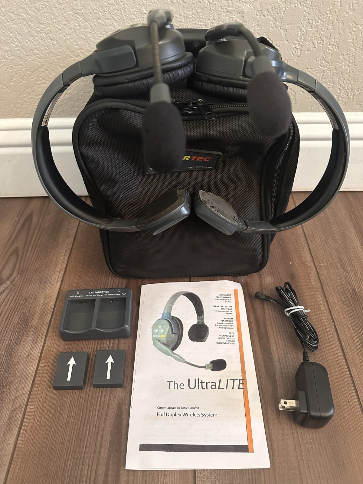 Eartec UL2S UltraLITE HD 2-Person Wireless Intercom Headsets Charger Case 21