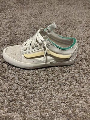 Vans Vault Devon Size 8.5 White Suede