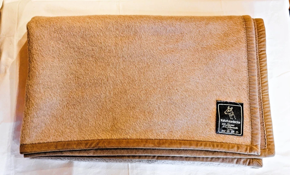 2 hochwertige Naturhaardecken (85 % Lama + 15 % Schurwolle) - Bild 3 von 4
