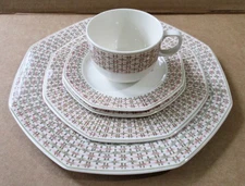 Wedgwood WILDWOOD 5Pc Place Setting Pink Tan Weave~Dinner-Salad-Bread-C&S~VNTG