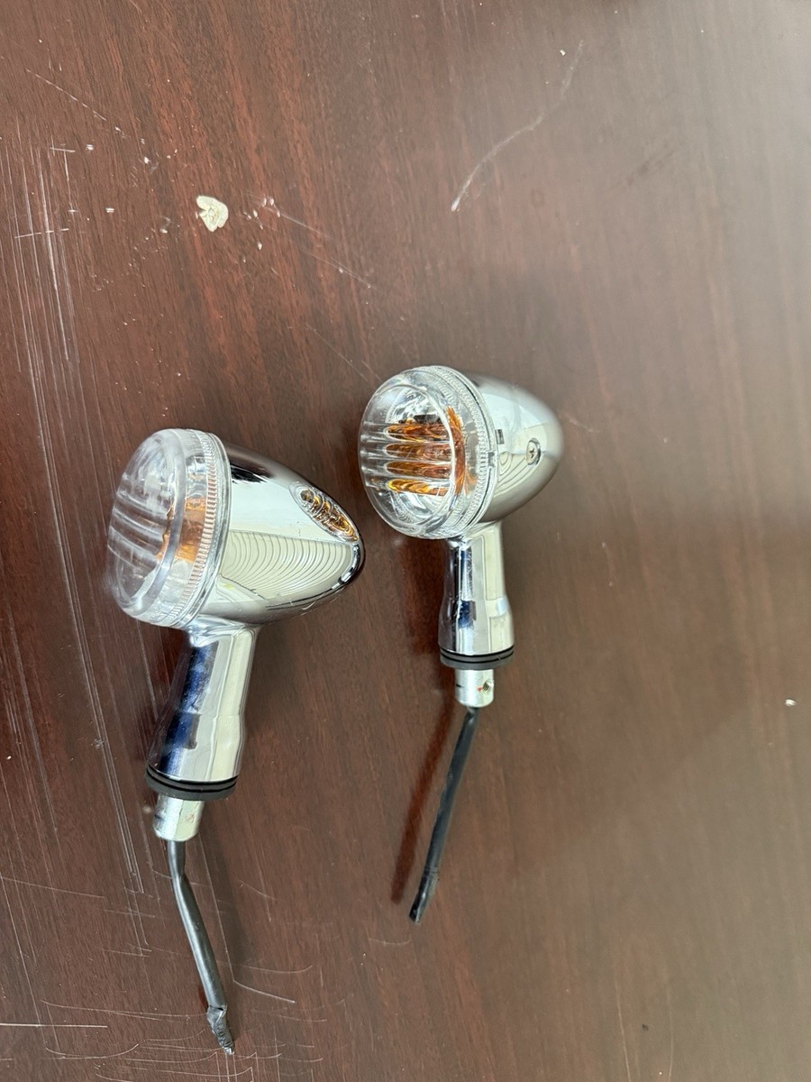 OEM 2022 Suzuki M109R LH & RH Front Turn Signals 35601-38AH0