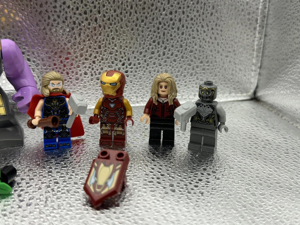 Lote de minifiguras LEGO Marvel Avengers Thanos Homem de Ferro Thor Capitão América Pantera - Imagem 4 de 4