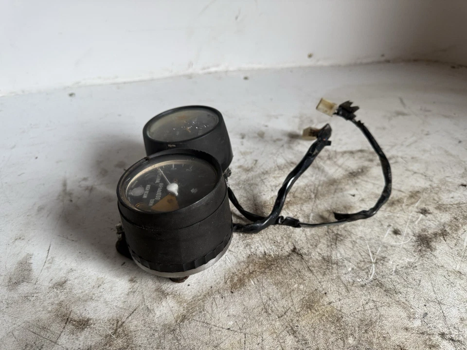 Velocímetro y velocímetro OEM Suzuki TS250 1973-1976 Foto 2 de 4