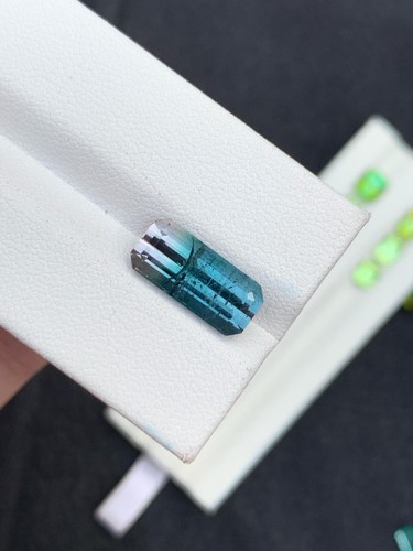 4.70ct Amazing natural bi color tourmaline loose gemstone from Afghanistan - Picture 2 of 6