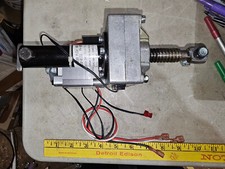 24YY42 TREADMILL INCLINE MOTOR 163899, RUNS FINE, 120VAC 1.5A 34RPM, 900 PUSH