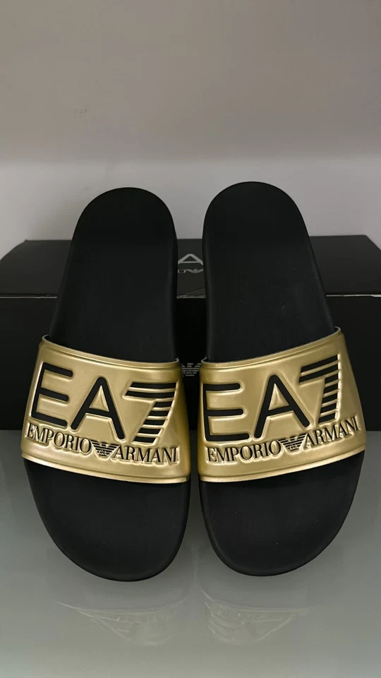 Zapatilla Emporio Armani con Logo Unisex Talla EU 40 Negra/Dorada (Plantilla 27,5 CM) Foto 2 de 4