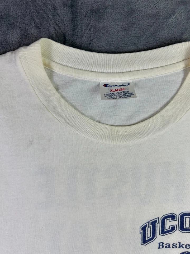 Vintage Champion UConn Huskies Basketball T-Shirt XL White NCAA College Sports - Image 4 of 4