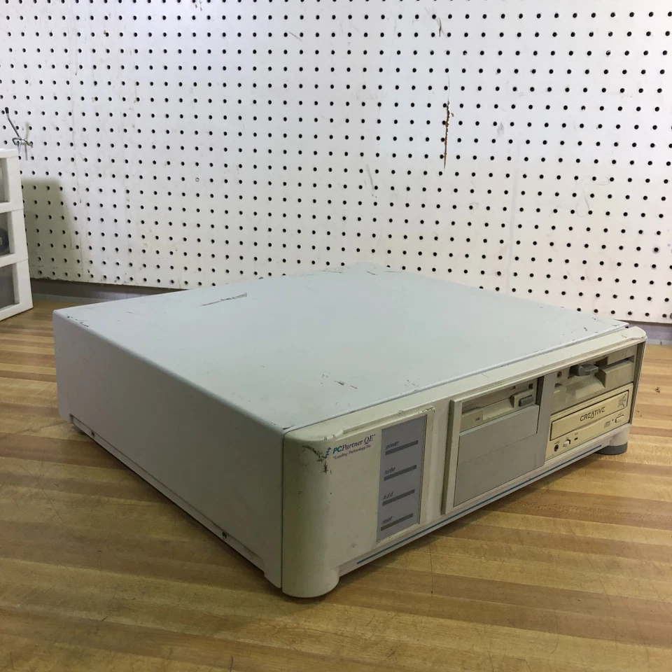 Leading Technology PC Partner QE 486 AT Retro Gaming Computer for Restore - Image 2 of 4