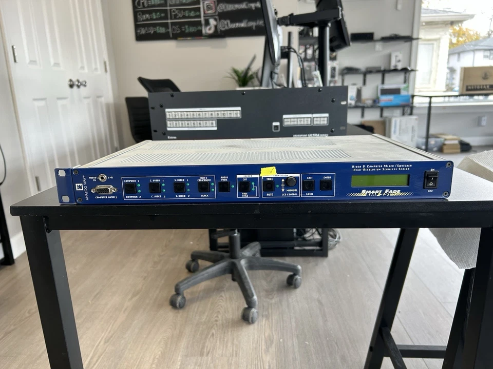 Analog Way - Image 2 of 2