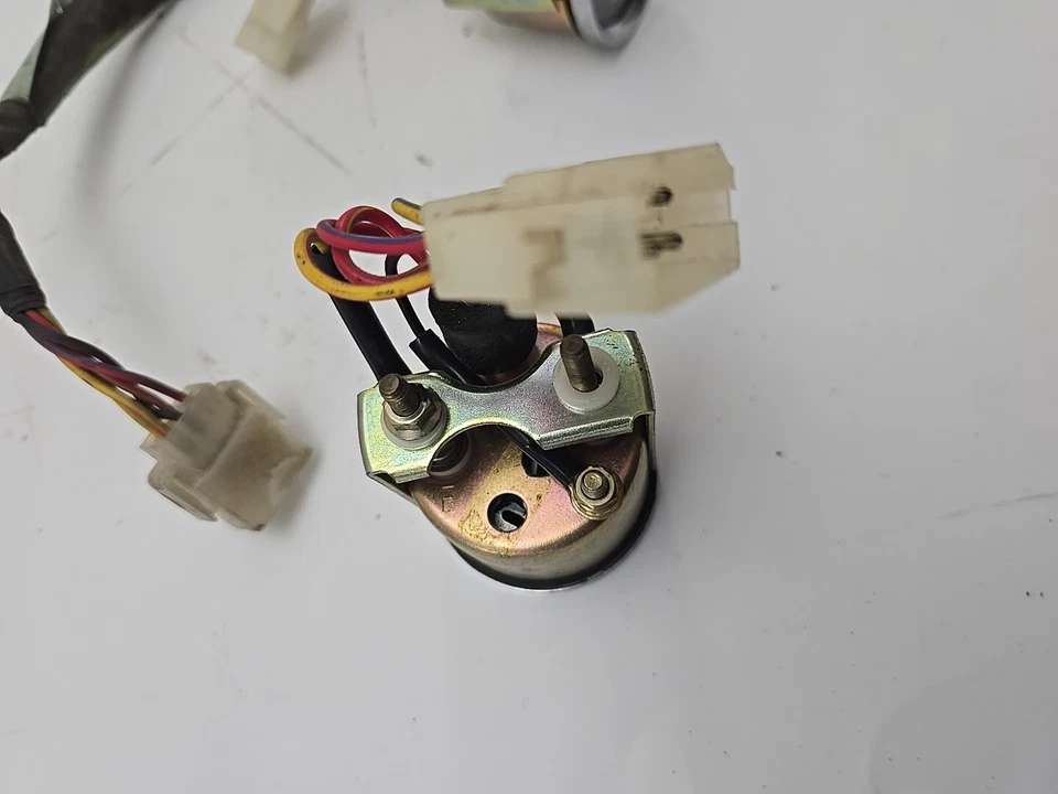 Medidores de consola de presión y voltaje de aceite OEM Nissan 720 ST 85 86 1985 1986 SIN PROBAR Foto 4 de 4