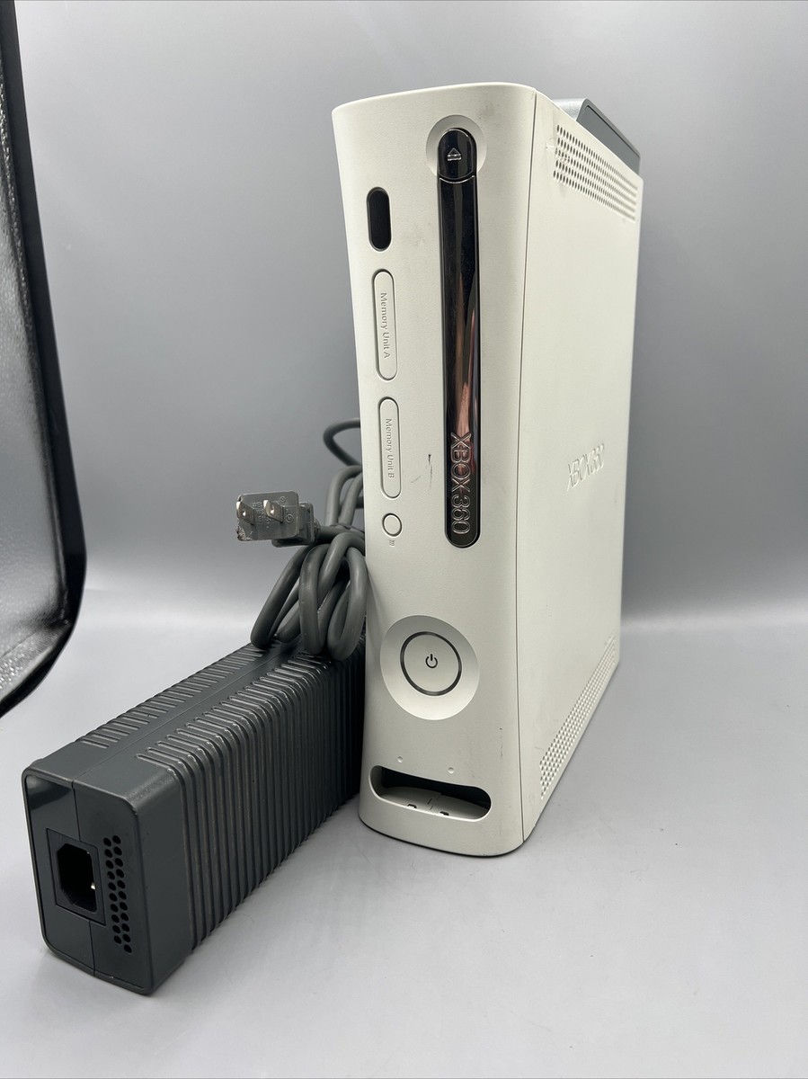 Microsoft Xbox 360 Pro 20GB White Console Complete in Box W