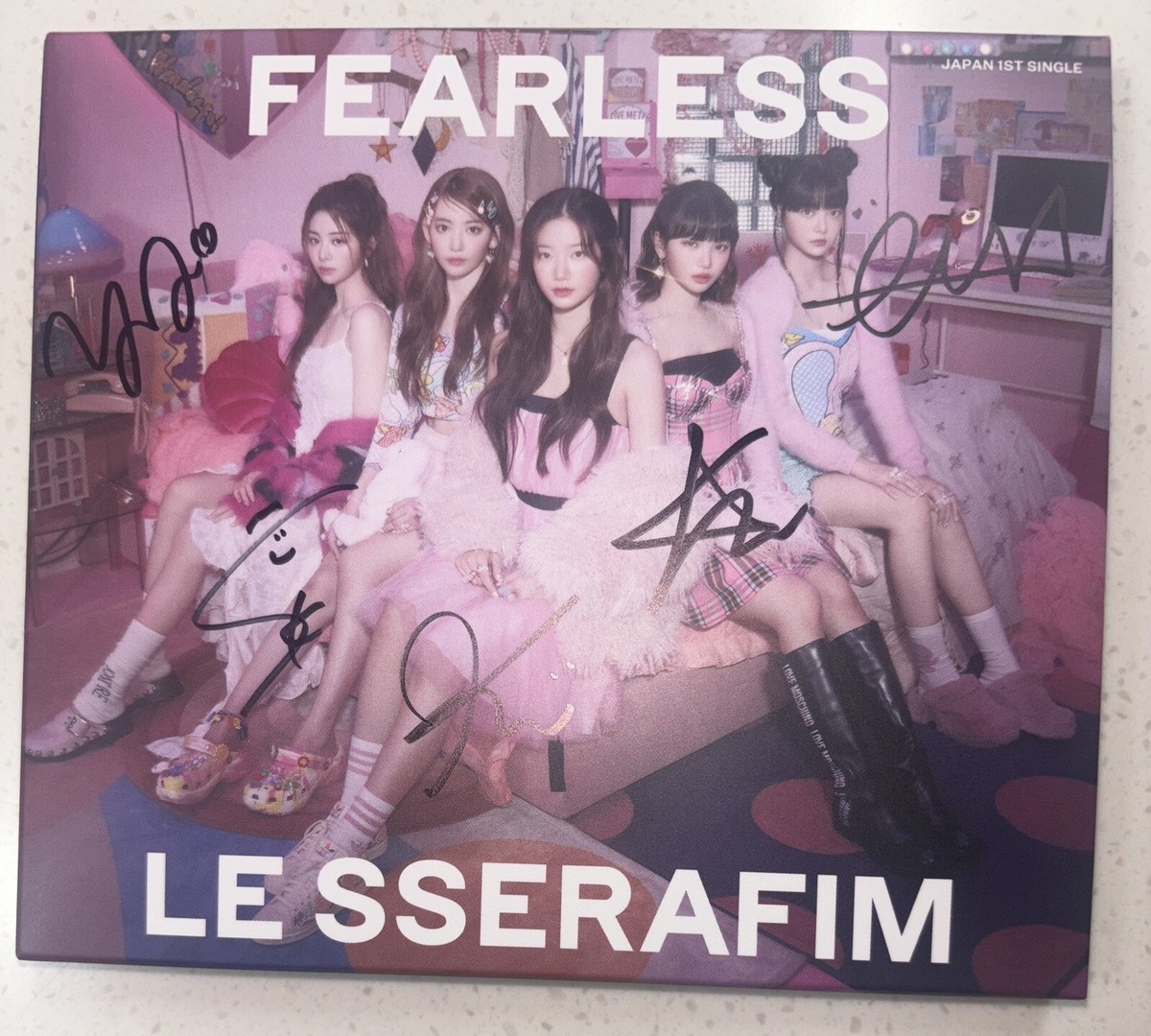 LE SSERAFIM [FEARLESS] All Member Autographed Signed Album