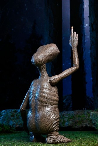 E.T. EL EXTRATERRESTRE ULTIMATE NECA 40 ANIVERSARIO - E.T. THE EXTRA-TERRESTRIAL - Imagen 4 de 16