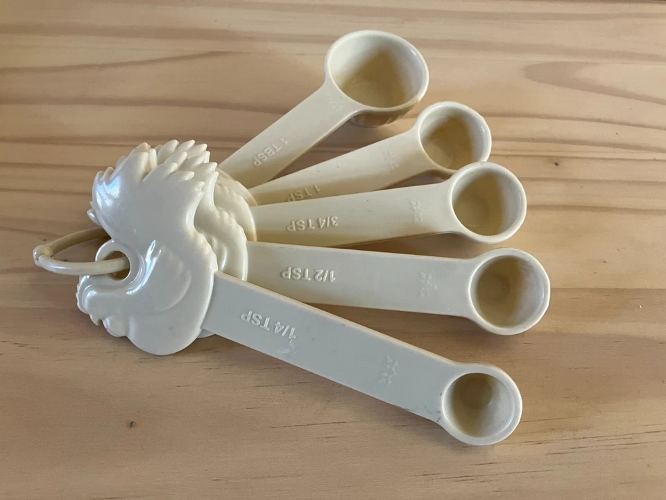 Paula Deen Nesting Chicken Rooster 5 pc Measuring Spoons Almond Vintage Country - Image 4 of 4