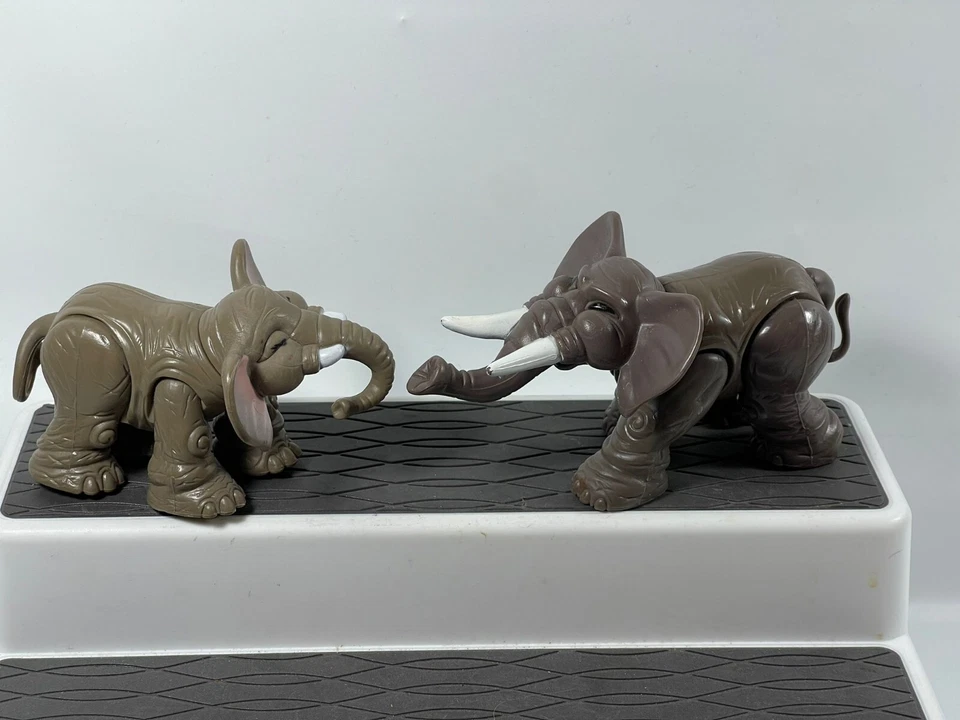 Lote de 2 Figuras de Goma Gris Duro Juguete Familia Elefante De Colección 1995 F-P, INC Foto 3 de 4