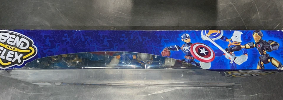 NUEVO Marvel Avengers TASKMASTER Vs IRON MAN & CAPITAN AMERICA Curva y Flex HASBRO Foto 2 de 4