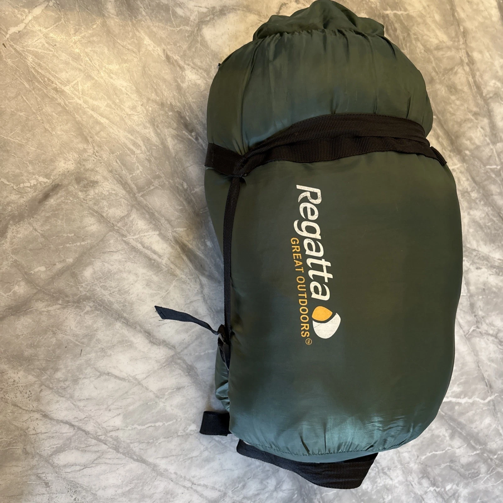 Regatta sleeping bag - Lightweight and easy to use and store 180cm x 70cm + case