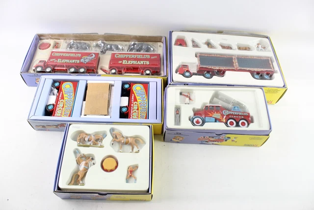 15 Corgi Chipperfields Circus Diecast ERF Arctic Lions Foden Lorry Elephants x 5