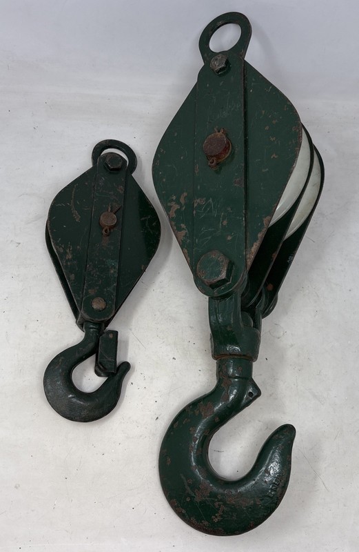 Vintage Steel/Iron Pulley Trolley Hook Green - Set Of 2, photo 1 of 12