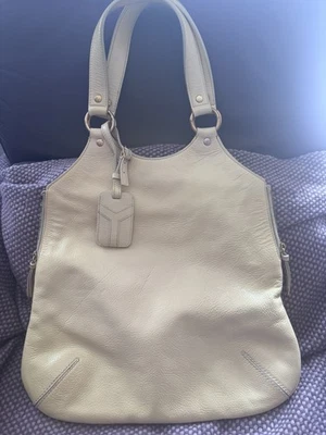 Yves Saint Laurent Tribute Handtasche aus Lackleder - Bild 1 von 4