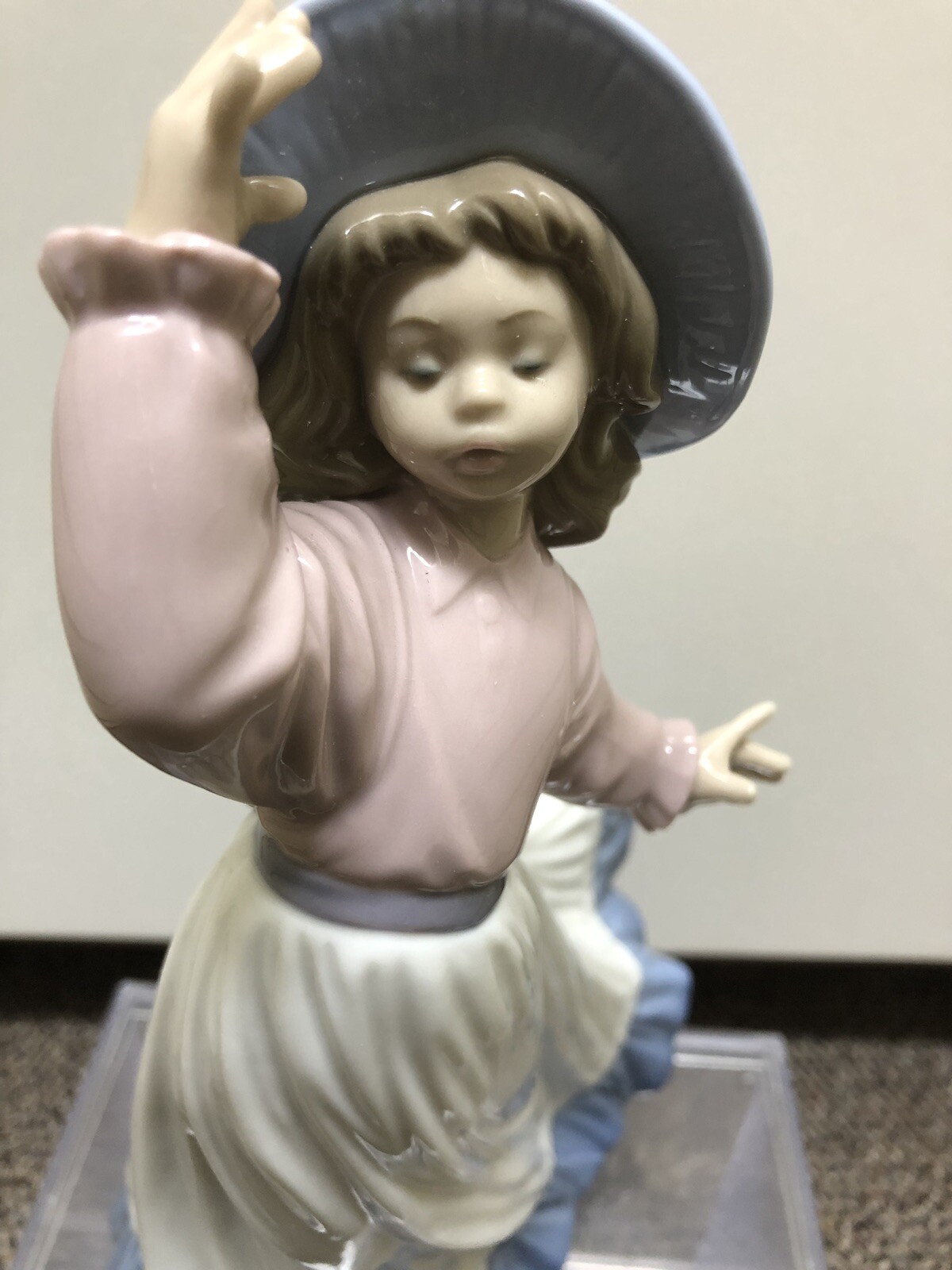 lladro Nao Figurine “Caught In The Breeze” 1391 eBay