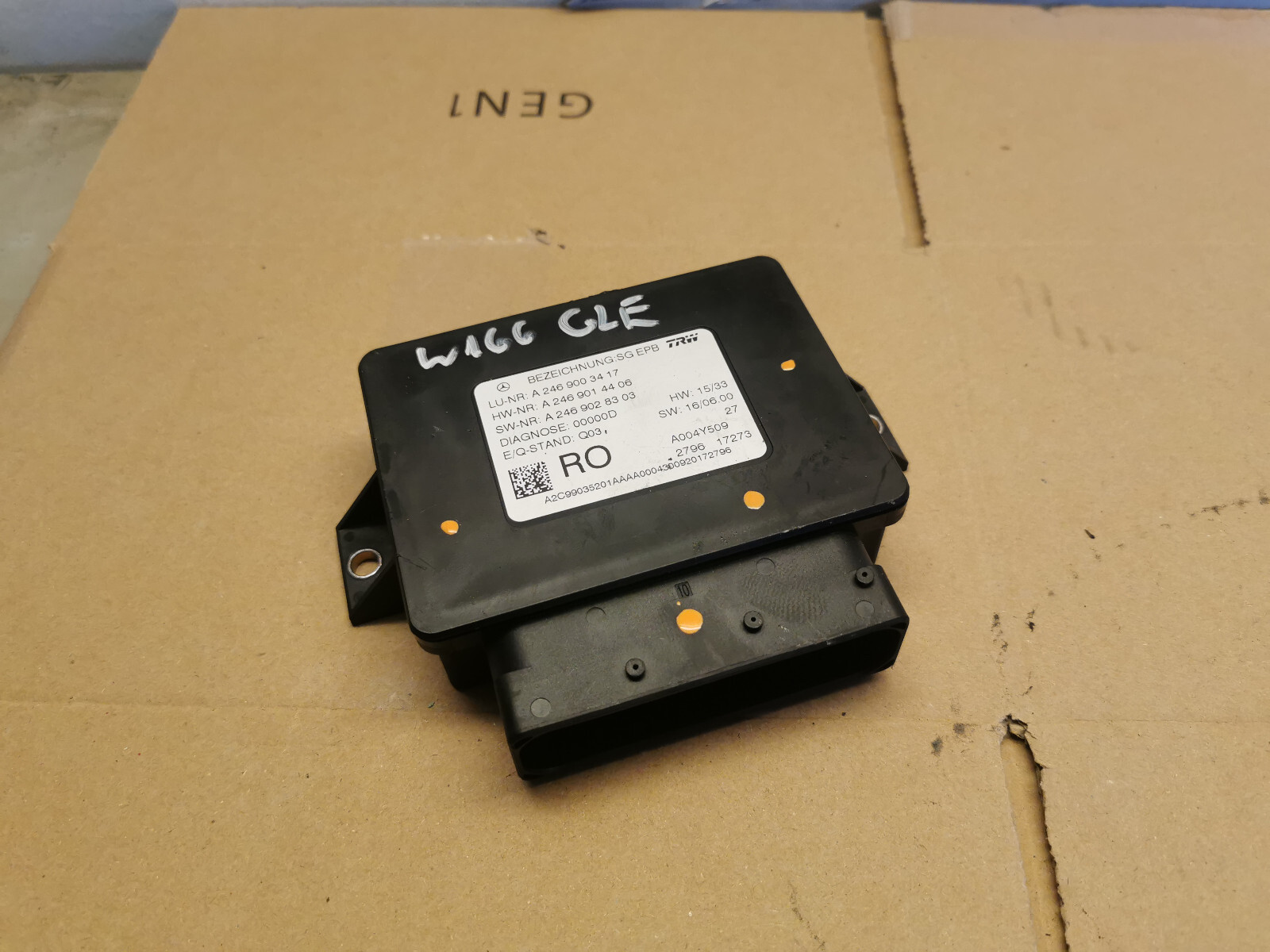 MERCEDES GLE GLE43 W166 2017 PARKING BRAKE CONTROL MODULE A2469003417
