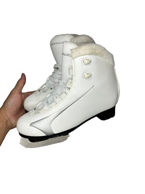 Winnwell Ice Skates with Fur Collar Women White Size 3 Hockey Skates