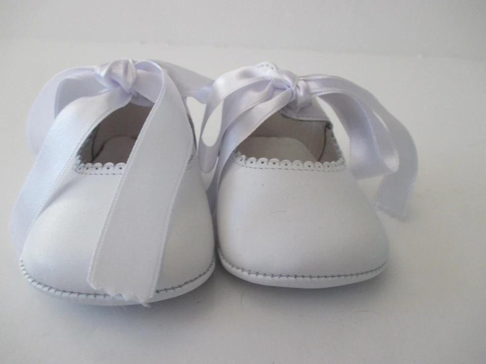 Sapatos de berço infantil De Osu - DO-154 sapatos de renda de fita branca (tamanho EUA 1 e 2) - Imagem 3 de 4