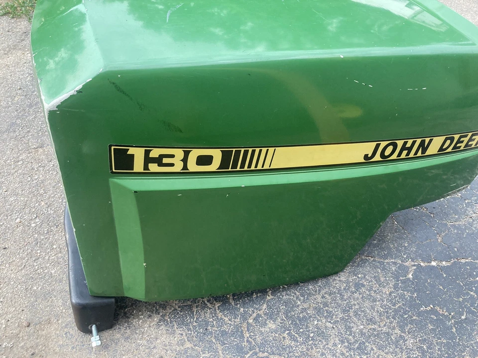 John Deere 130 OEM capó rejilla conducto de aire parachoques parrilla M89337 Foto 4 de 4
