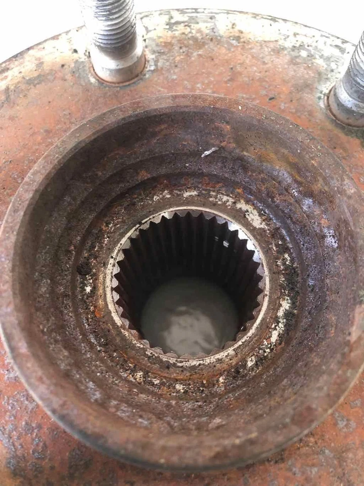 Conjunto de cojinete de cubo de rueda delantera Chevy Tahoe 2000-2006 lado derecho del pasajero Foto 2 de 4