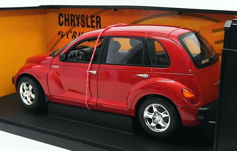 Gate 1/18 Scale Diecast 01092 - 2001 Chrysler PT Cruiser - Red - Image 2 of 4